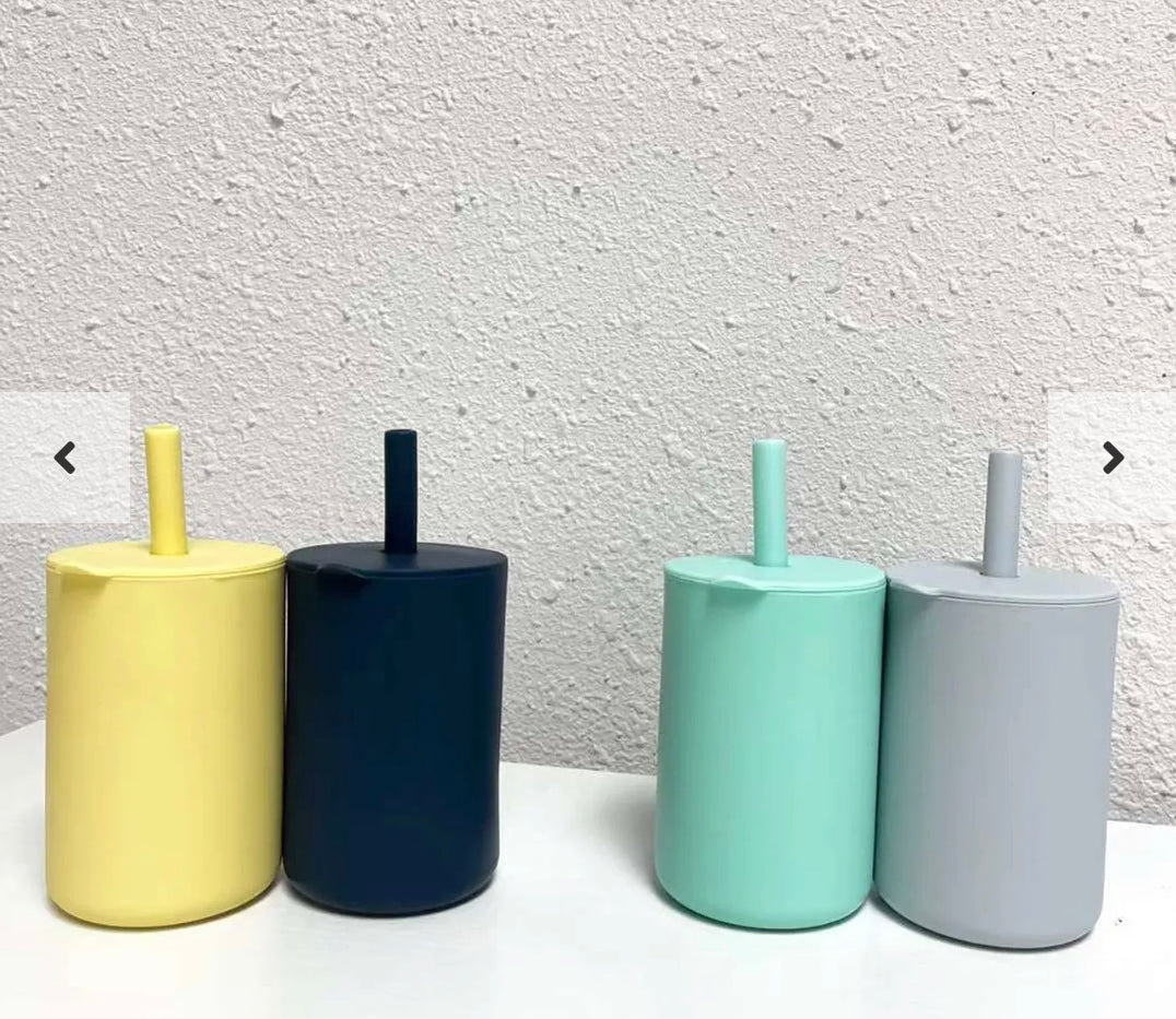 VASO DE SILICONA CON BOMBILLA - Tesoritos Baby